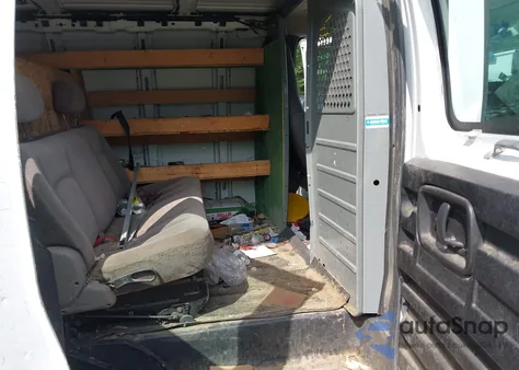 2016 GMC Savana Work Van z USA, uszkodzony, nr VIN 1GTW7AFFXG1902053